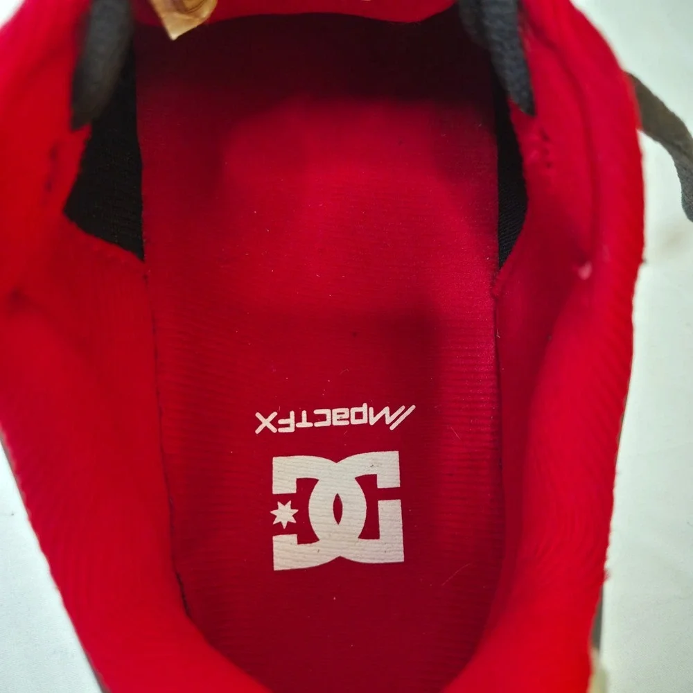DC Versaflex Impact Fx Training Skate Shoe Mens Size 7.5 rare vintage Red Grey